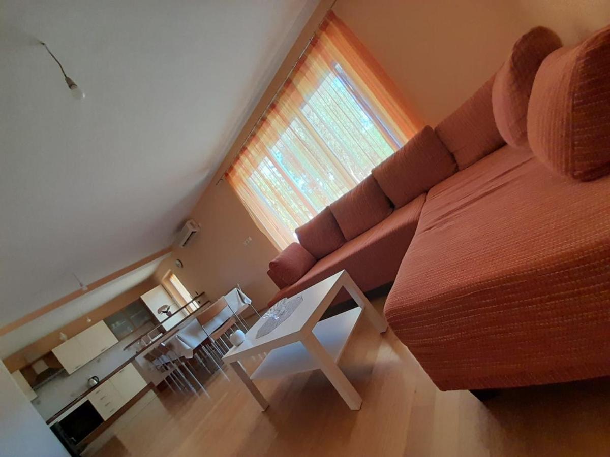 Holiday Home Anita Unesic Bagian luar foto