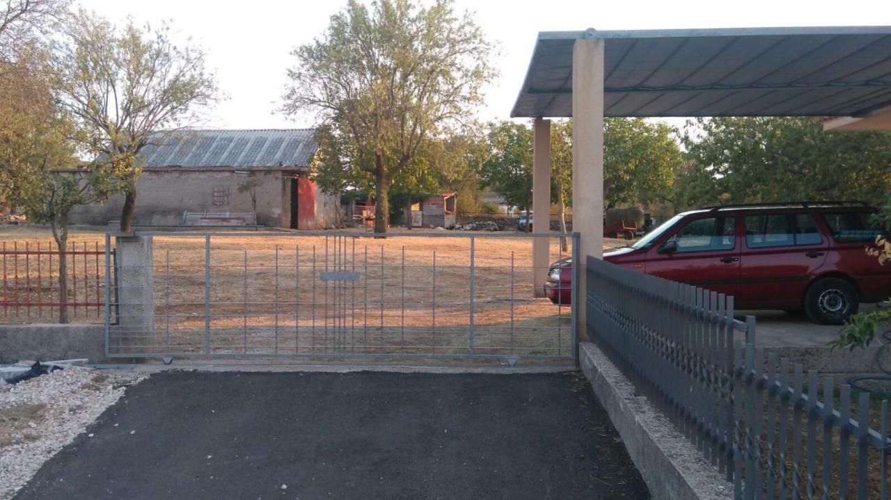 Holiday Home Anita Unesic Bagian luar foto